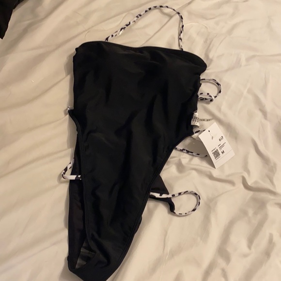 Strappy one piece swim suit - Picture 3 of 6